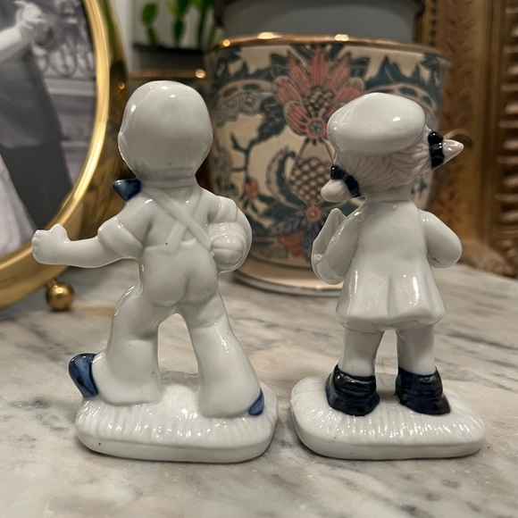Vintage Small Pair of Porcelain Boy and Girl Figures - Picture 4 of 4